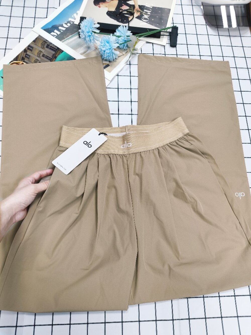 ALO Yoga Straight Leg Trouser Gravel Color👧🏻Woman's Regular 30" Inseam Pants💟